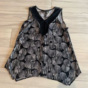 Susie in the City Women’s Monochrome Black and White Patterned Sleeveless Top